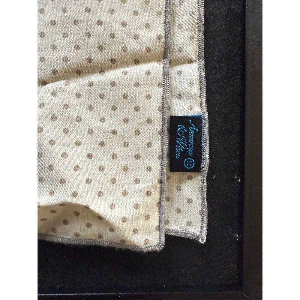 Men’s polkadot pocket square